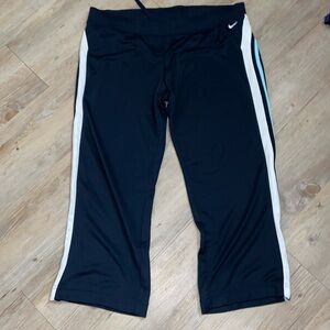 Nike capri workout pants! Like new